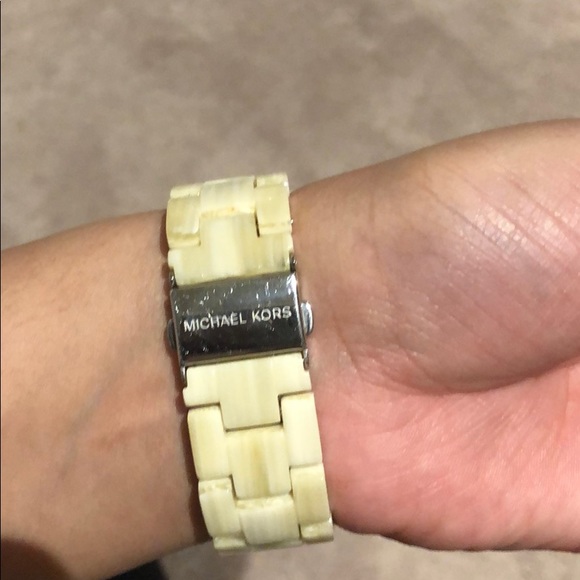 Michael Kors watch - Picture 2 of 3